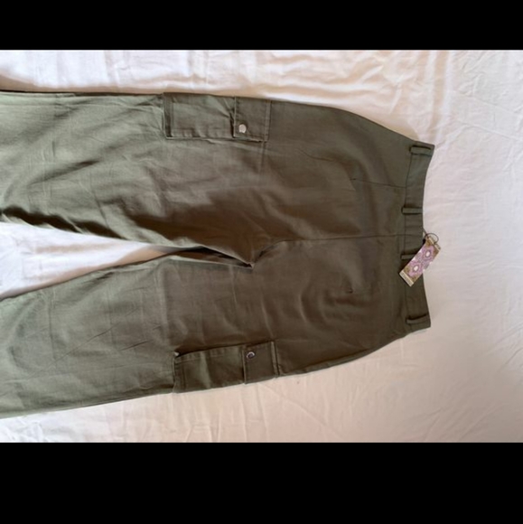 High waisted cargos - Picture 3 of 5